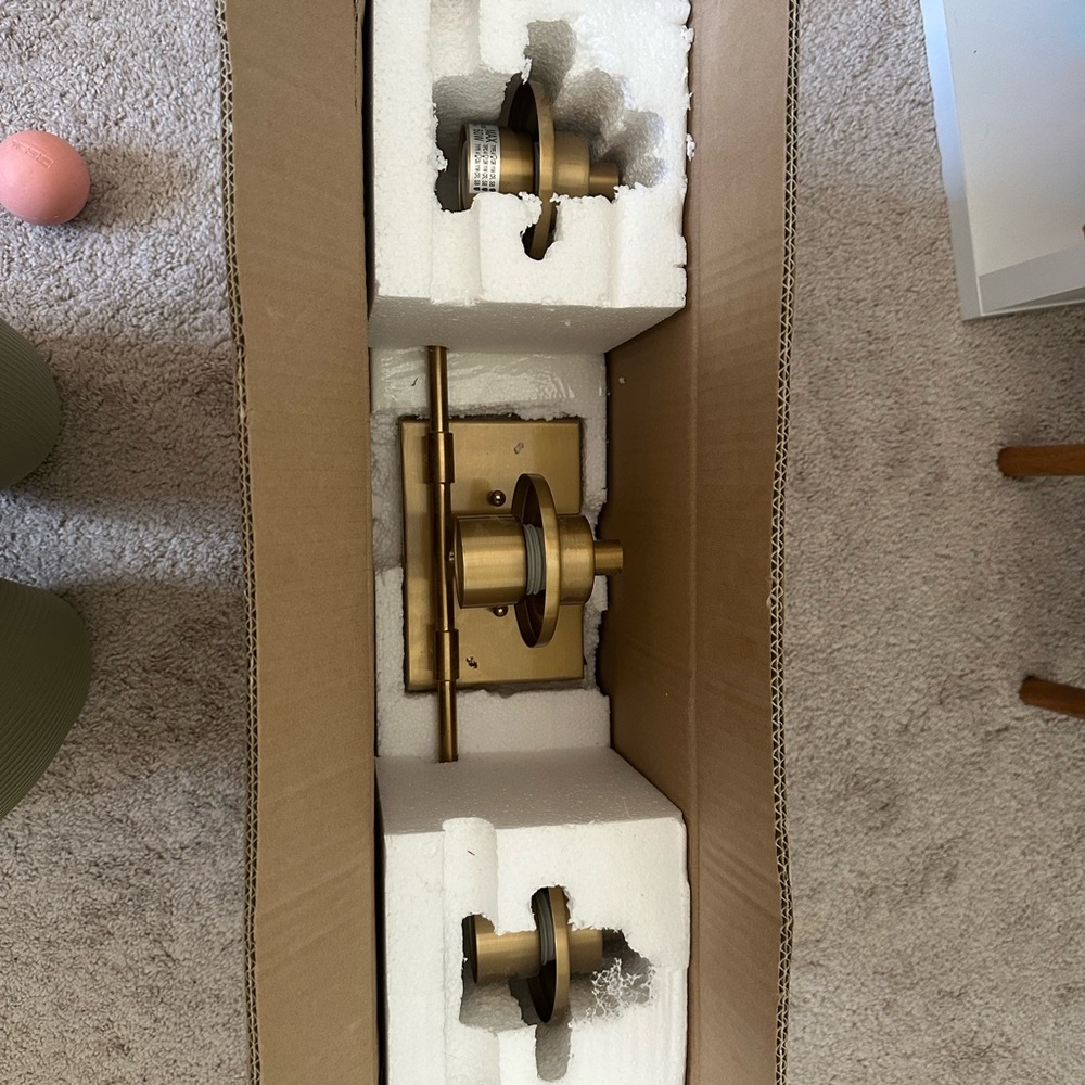 Brushed gold bathroom vanity light